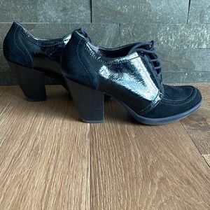 Kenneth Cole Saddle Heels